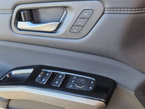 New 2025 Nissan Pathfinder Platinum image 29