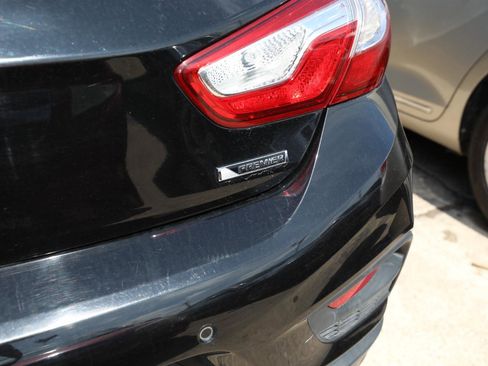 Used 2017 Chevrolet Cruze Premier FWD image 8