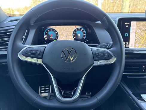 Certified 2025 Volkswagen Atlas Cross Sport SEL R-Line image 19