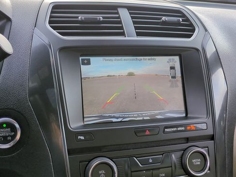 Used 2018 Ford Explorer XLT w/ Equipment Group 202A image 24