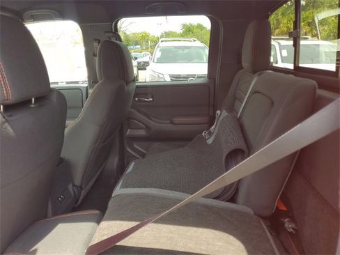 Used 2025 Nissan Frontier PRO-4X image 25