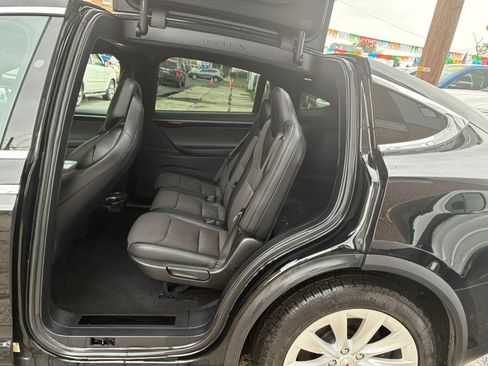 Used 2018 Tesla Model X 75D AWD/4WD image 12