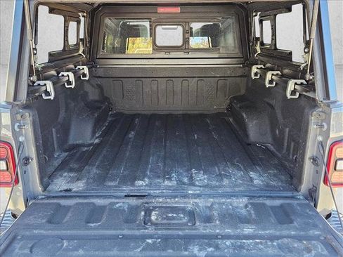 Used 2022 Jeep Gladiator Rubicon w/ LED Lighting Group image 6