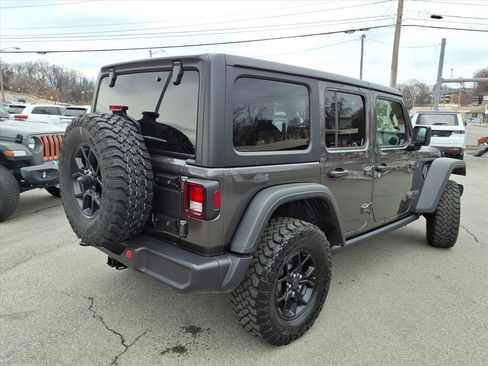 Used 2025 Jeep Wrangler Willys image 4
