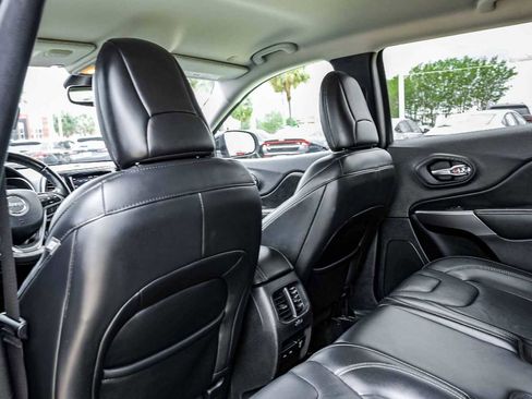 Used 2020 Jeep Cherokee Limited FWD image 11