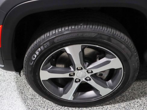 Used 2023 Jeep Grand Cherokee L Limited w/ Rear Seat Video Group I image 11