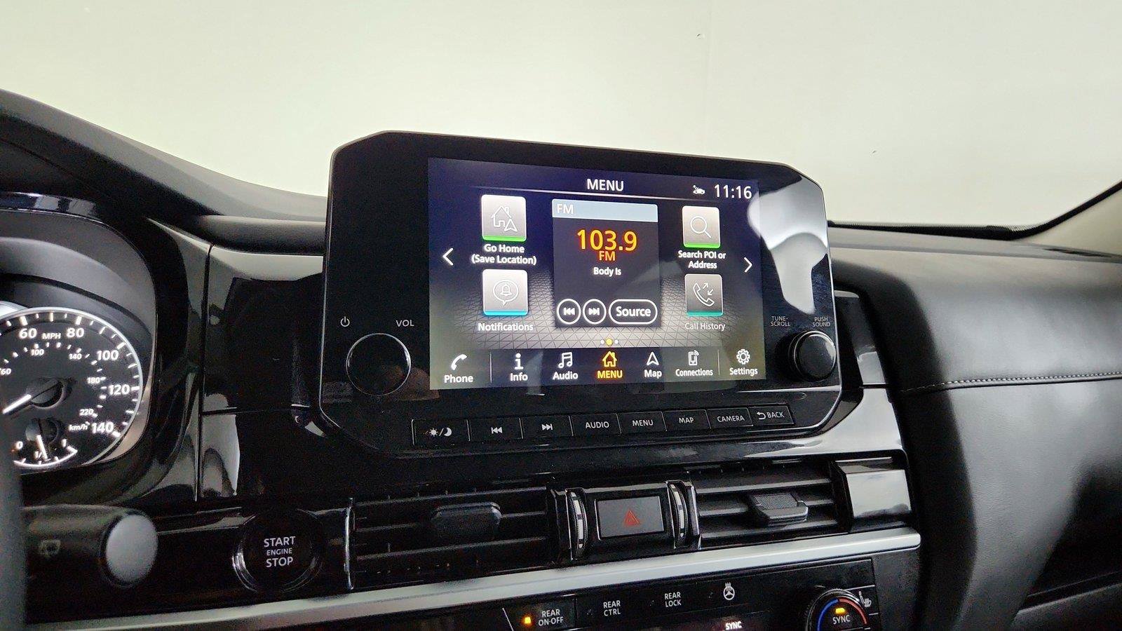 Used 2025 Nissan Pathfinder SL AWD/4WD image 32