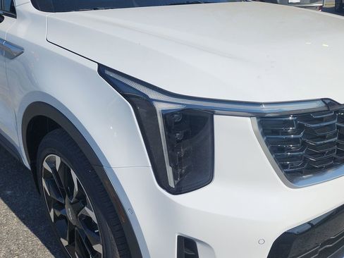 New 2025 Kia Sorento SX image 10