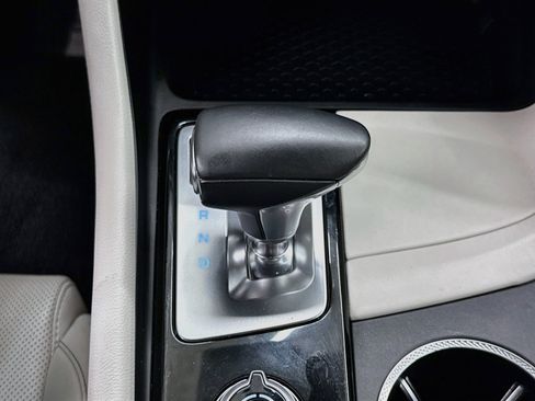 Used 2025 Genesis G70 2.5T RWD image 25