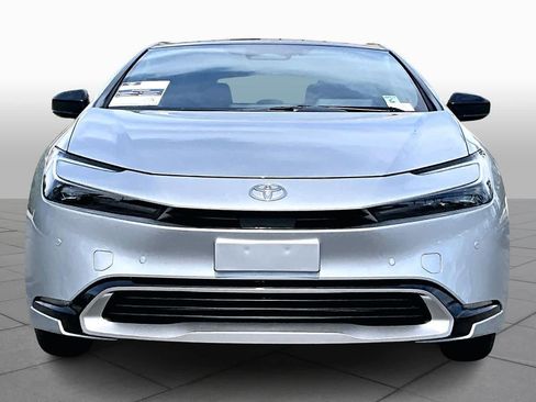 Used 2026 Toyota Prius Plug-In Hybrid image 3