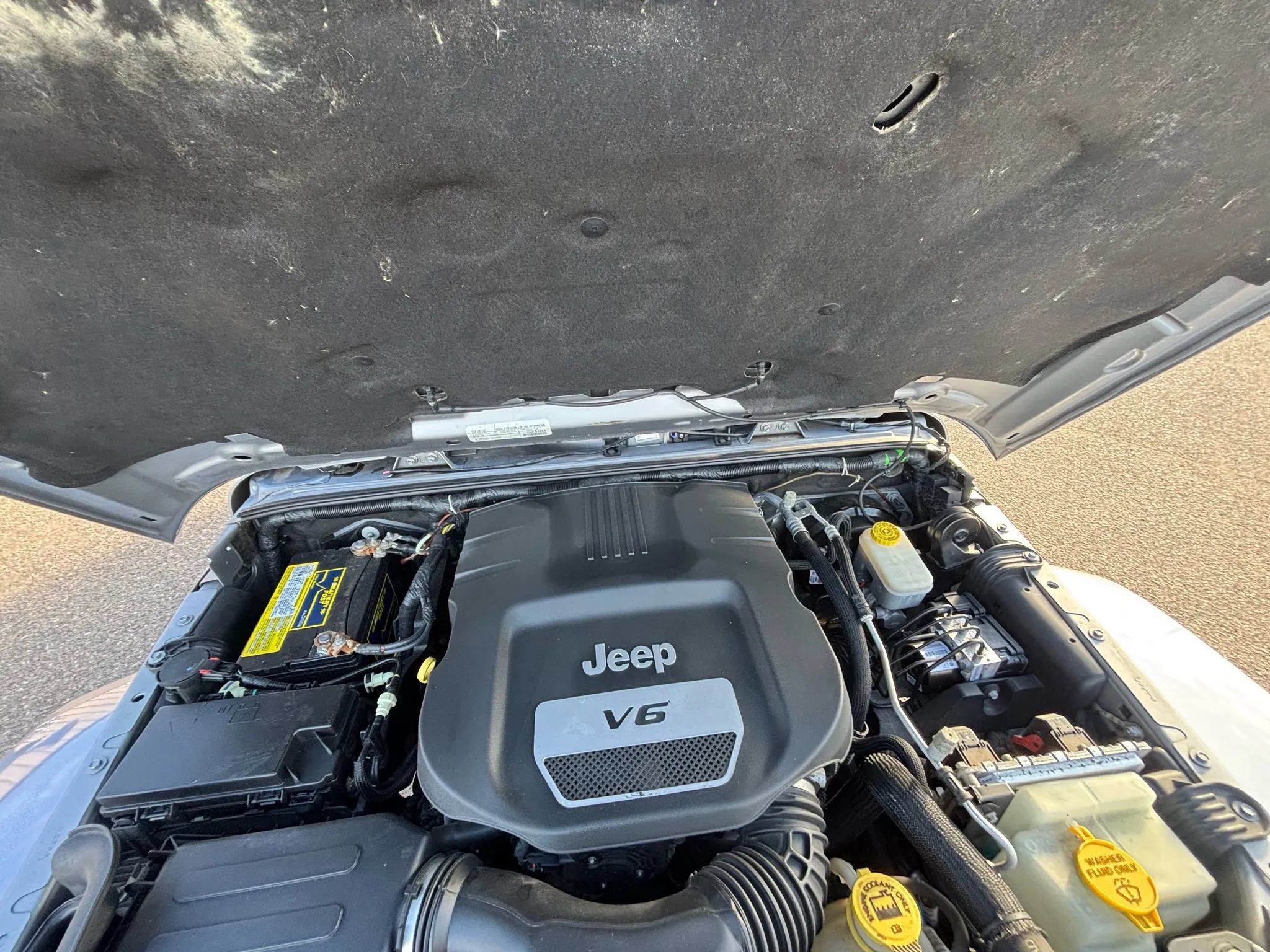 Used 2017 Jeep Wrangler Unlimited Sahara w/ Connectivity Group AWD/4WD image 42