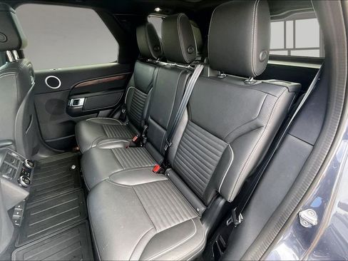 Used 2024 Land Rover Discovery Dynamic SE AWD/4WD image 26