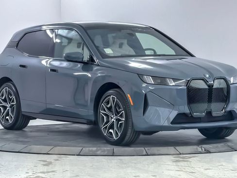 New 2026 BMW iX xDrive45 AWD/4WD image 9