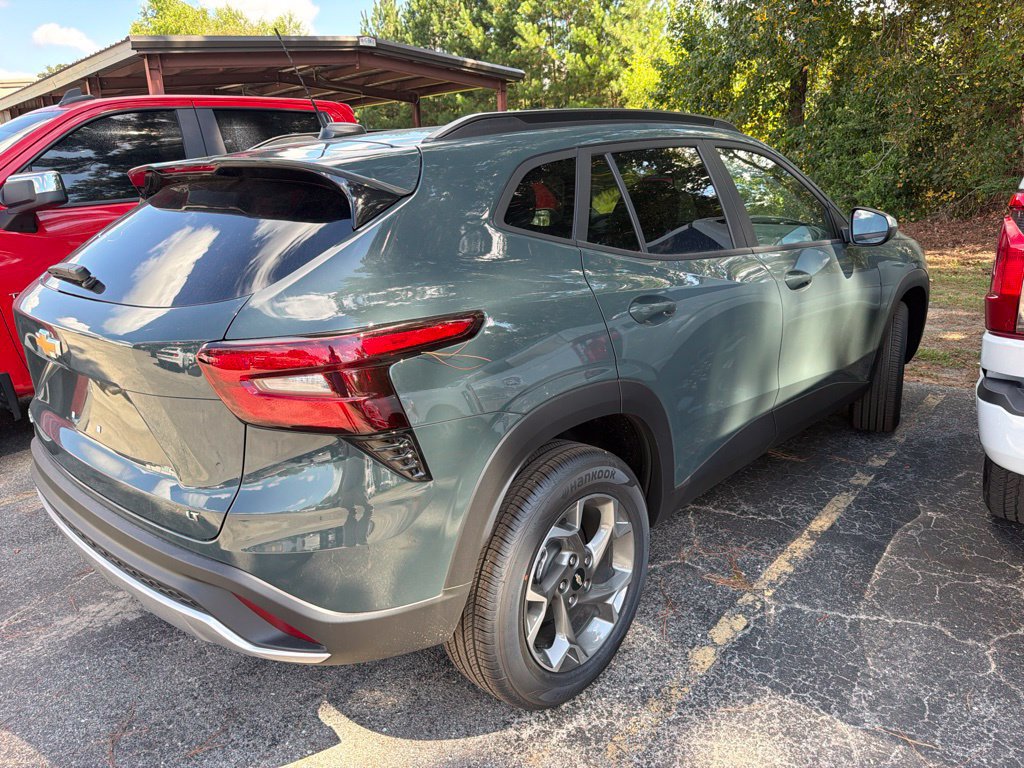 New 2026 Chevrolet Trax LT FWD image 3