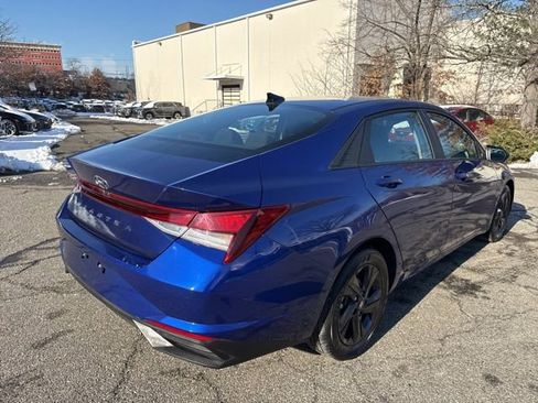 Used 2023 Hyundai Elantra SEL image 13