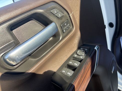 Used 2022 GMC Sierra 1500 SLT w/ SLT Premium Plus Package image 18