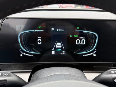 Used 2025 Kia Sportage EX w/ EX Premium Package image 23