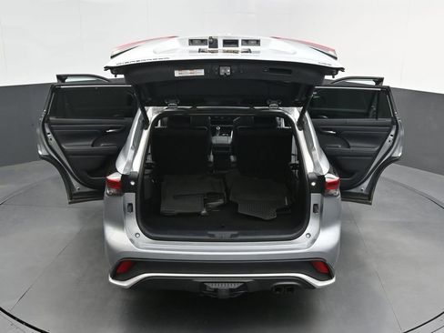 Used 2021 Toyota Highlander XSE FWD image 39