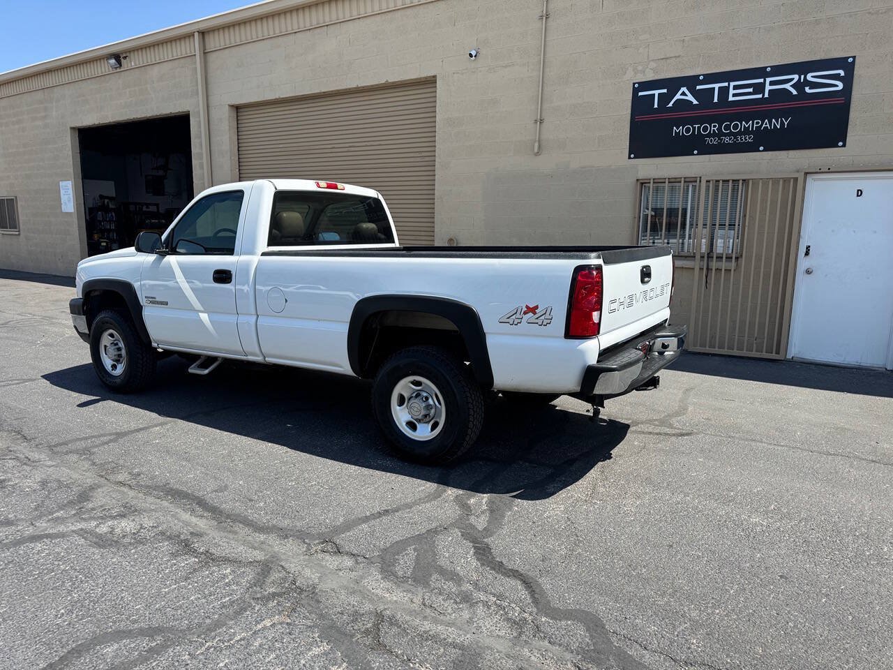 Used 2006 Chevrolet Silverado 2500 W/T w/ Heavy-Duty Power Package AWD/4WD image 5
