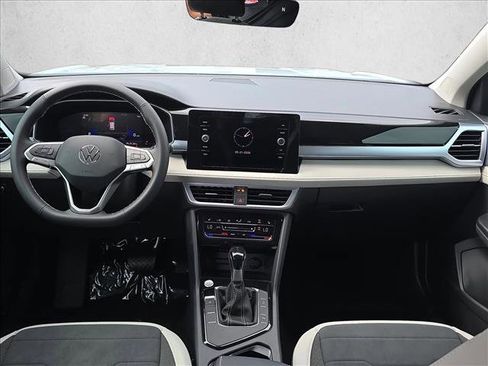 New 2026 Volkswagen Taos SE FWD image 19