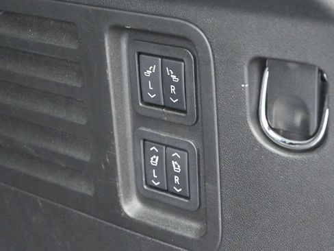 Used 2025 Chevrolet Traverse High Country FWD image 10