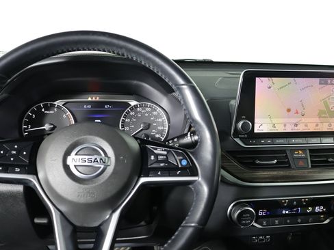 Used 2019 Nissan Altima 2.0 Edition One image 16