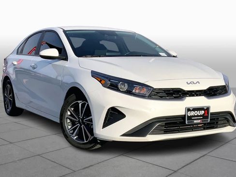 Used 2024 Kia Forte LXS FWD image 3