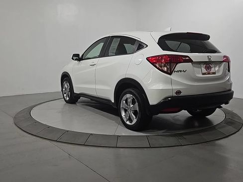 Used 2017 Honda HR-V LX image 3