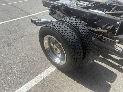 Used 2016 Ford F550 4x4 Crew Cab Super Duty image 12