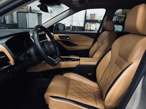 Used 2023 Nissan Rogue Platinum w/ Platinum Premium Package image 17