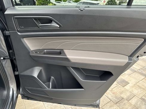 Used 2022 Volkswagen Atlas SEL Premium image 22