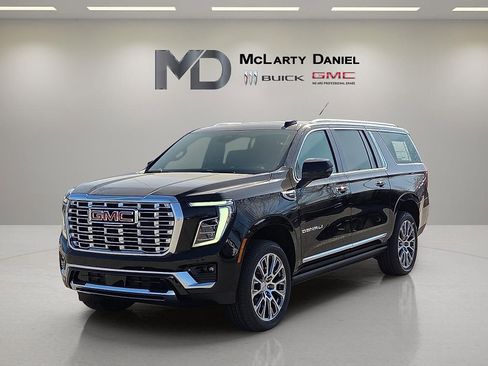 New 2026 GMC Yukon XL Denali w/ Denali Reserve Package AWD/4WD image 2