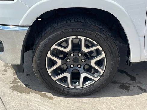 Used 2025 RAM 1500 Laramie AWD/4WD image 7