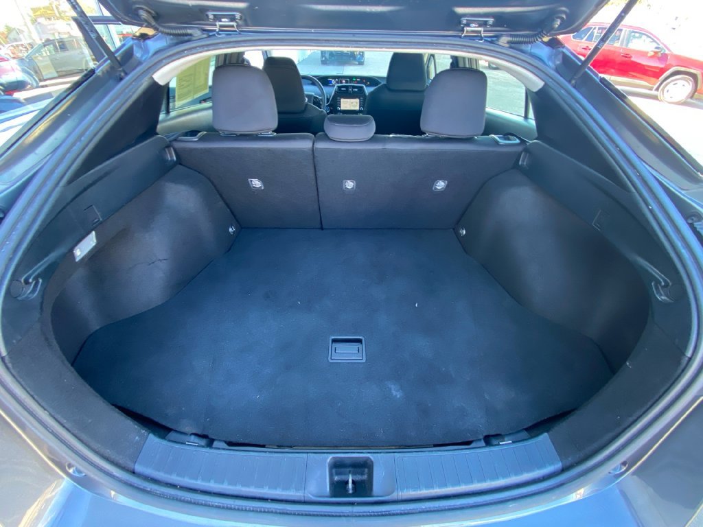 Used 2022 Toyota Prius LE AWD/4WD image 28
