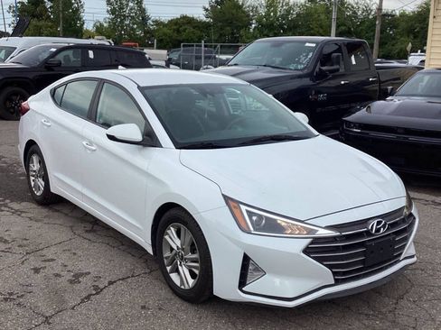 Used 2019 Hyundai Elantra SEL FWD image 2