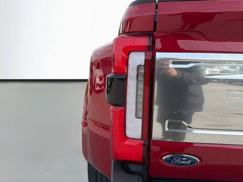 Used 2024 Ford F350 Platinum w/ FX4 Off-Road Package image 10