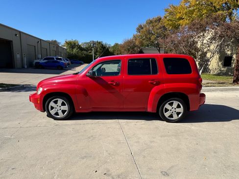 Used 2010 Chevrolet HHR LS image 4