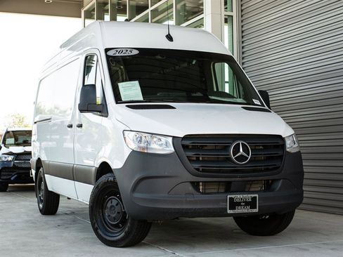 Used 2025 Mercedes-Benz Sprinter 2500 image 1