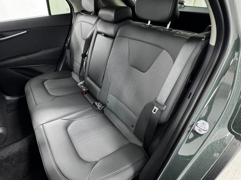 New 2026 Kia Niro EX FWD image 12