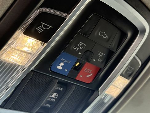 Used 2024 RAM 2500 Laramie image 15