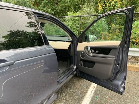 Certified 2025 Land Rover Discovery Sport S image 17