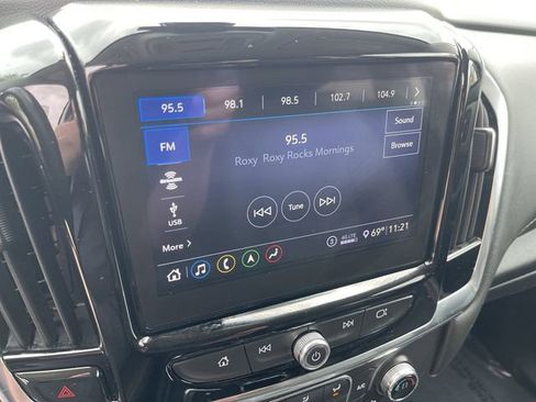 Used 2020 Chevrolet Traverse LT w/ LT Premium Package AWD/4WD image 19