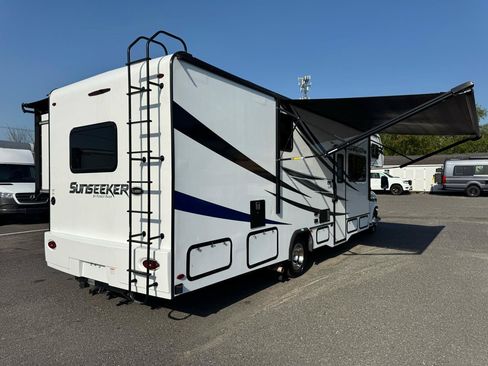 Used 2021 Ford E-450 and Econoline 450 Super Duty w/ Motorhome Prep Package RWD image 5