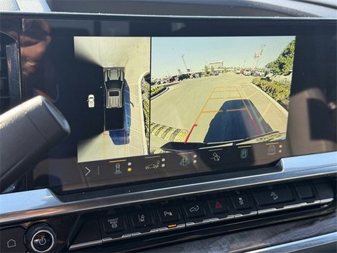 Used 2024 Chevrolet Silverado 2500 LTZ w/ LTZ Convenience Package image 16