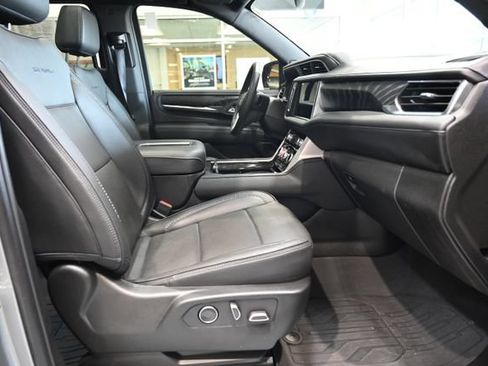 Used 2024 GMC Yukon Denali AWD/4WD image 10