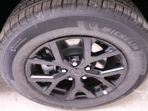 New 2026 Jeep Grand Cherokee Altitude AWD/4WD image 29