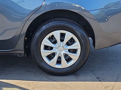 Used 2019 Toyota Corolla L image 35