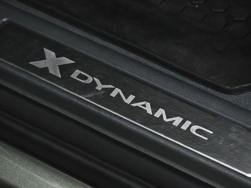 Used 2023 Land Rover Defender 110 X-Dynamic SE image 12