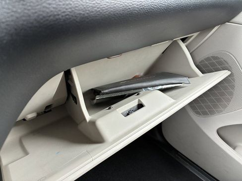 Used 2012 Dodge Grand Caravan SE image 11