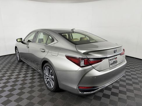 Used 2019 Lexus ES 300h w/ Premium Package FWD image 17